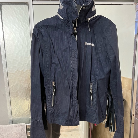 Bench Jacket - Picture 2 of 3